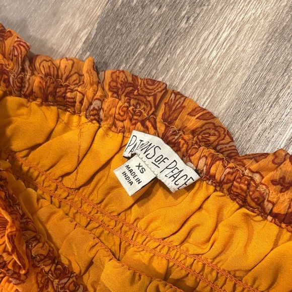 5/$25 bundle! Patrons of Peace Orange Floral Blouse - Picture 2 of 4